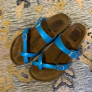 Barely worn electric blue size 40 Birkenstock’s